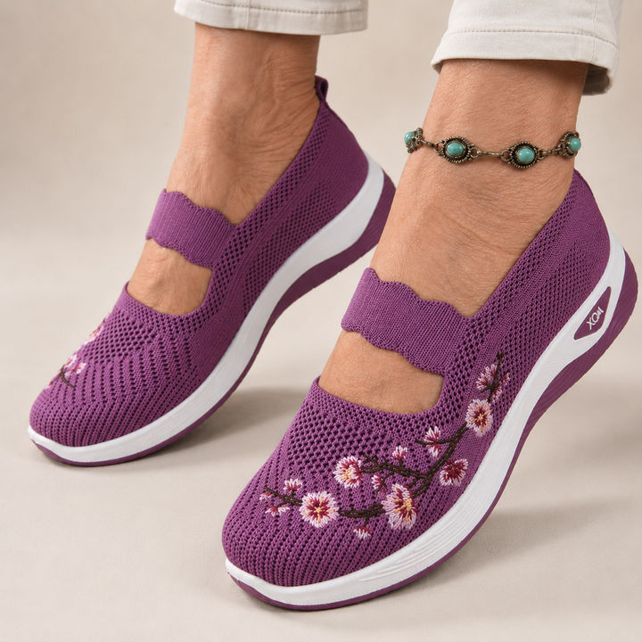 Donna Orthopedic Shoes, sole and wedge close-up