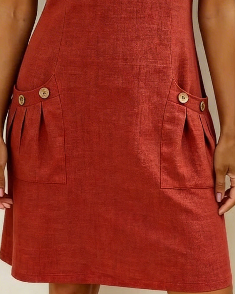 Back view of the Judith dress round neck and zipper closure